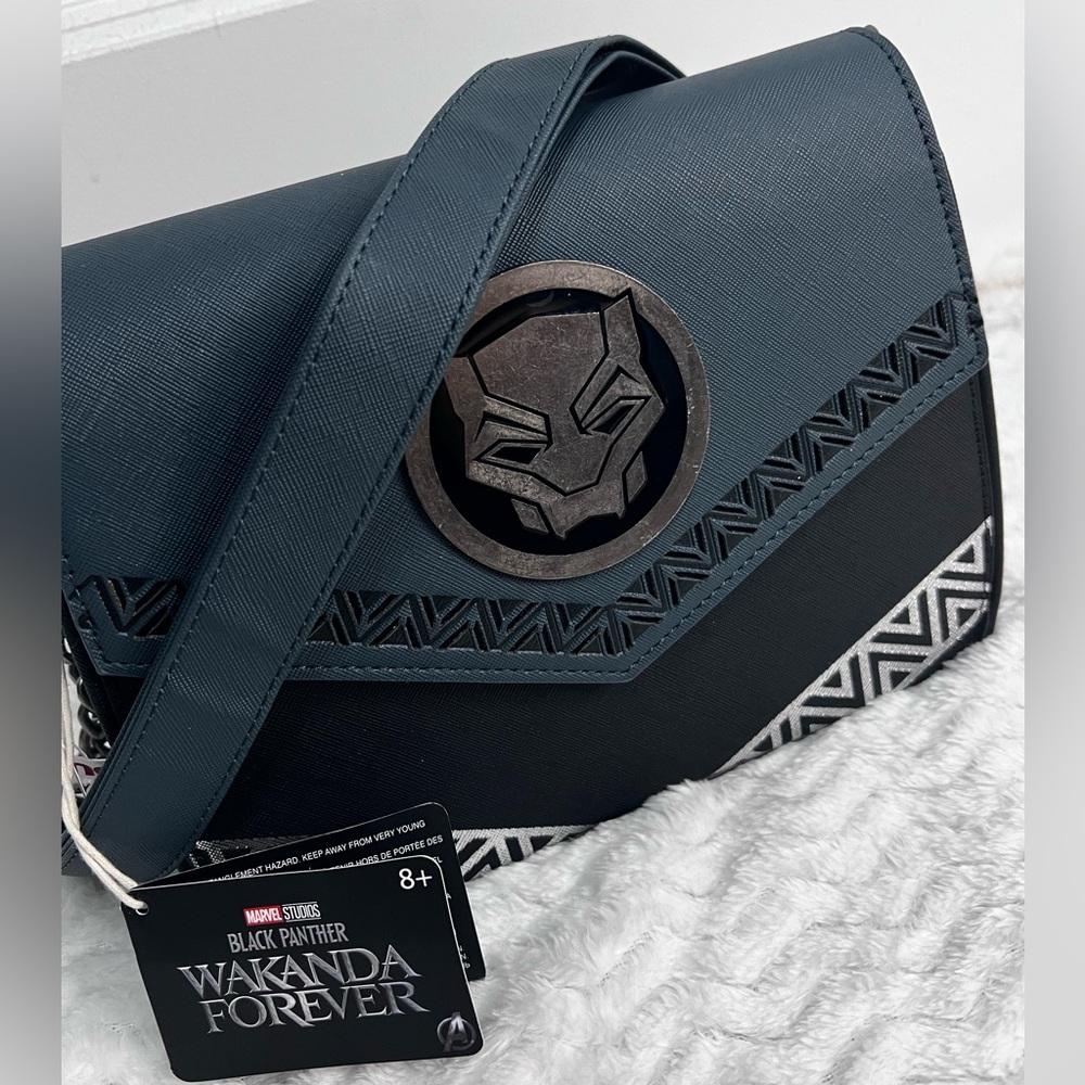 NWT Marvel Black Panther Shoulder Bag